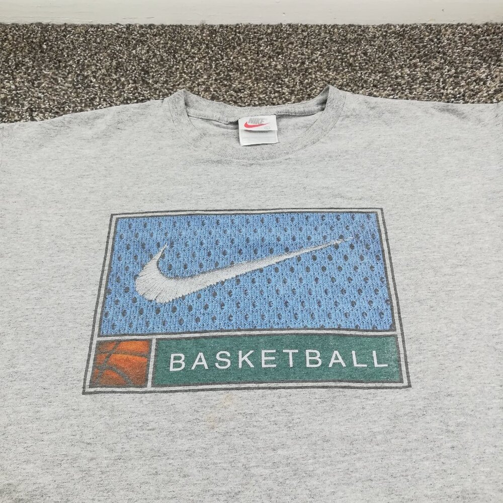 Vintage 1996 Nike Basketball T-Shirt Center Swoosh Gray Mens Large
